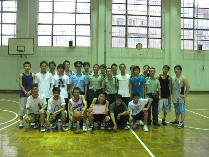 新老生篮球赛,新生力克老生夺冠