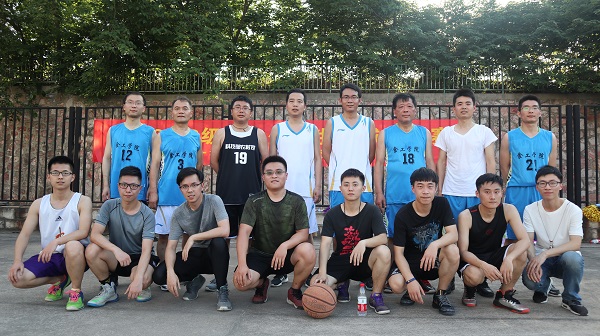 黄色导航
举行欢送2018届毕业生师生篮球赛