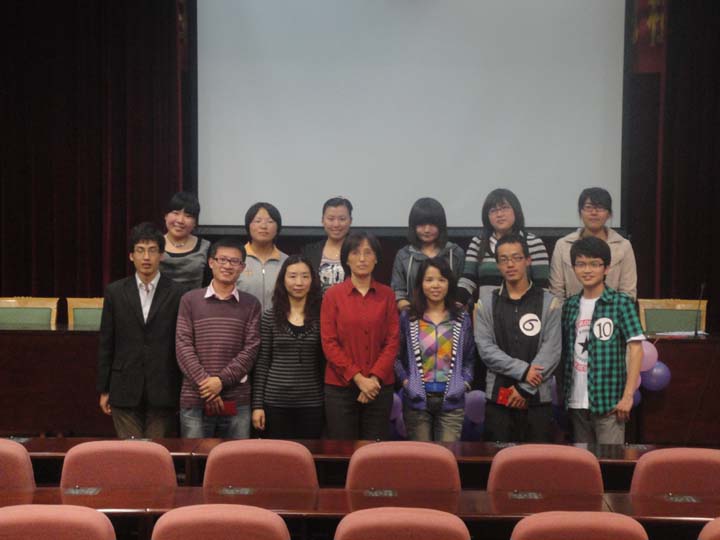 黄色导航
英语演讲比赛圆满结束