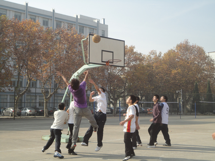 黄色导航
篮球赛圆满落幕