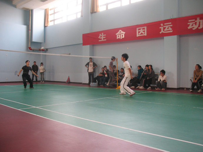 “新生杯”羽毛球赛,黄色导航
成功挺进四强