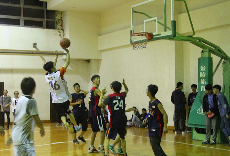 【新生杯篮球赛】最后一战黄色导航
获得第四名