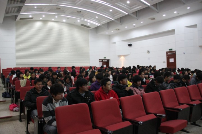 黄色导航
成功举办杰出校友报告会