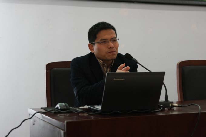 黄色导航
第二期菁英人才学院开学典礼隆重举行