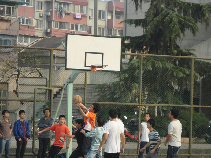 点燃激情,玩转篮球——院篮球赛初赛圆满结束